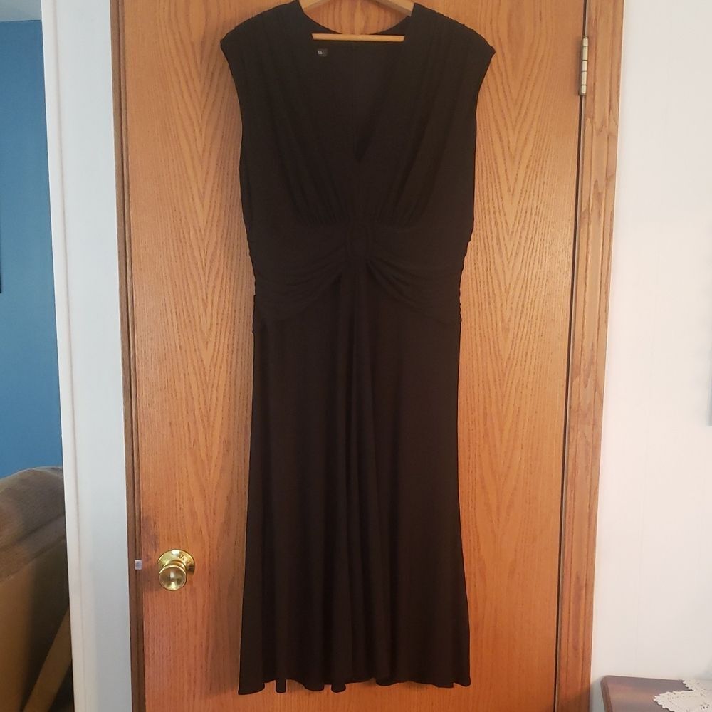 Black Joneswear Dress - Ruching at Front and Back Waist - Buckle Accent Sz 14